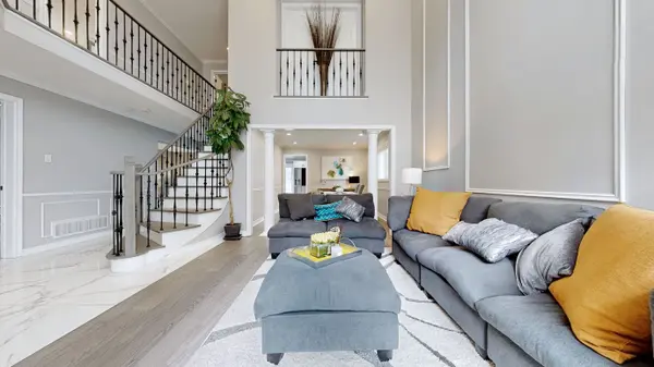 32 Dalmato CT, Vaughan, ON L4L 8X7