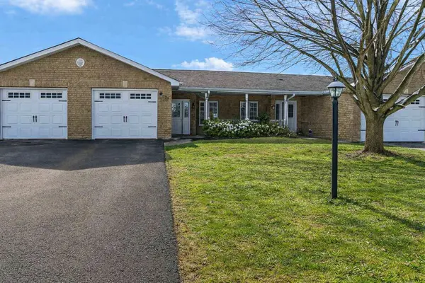 65 MEADOW LN, Wasaga Beach, ON L9Z 0A3