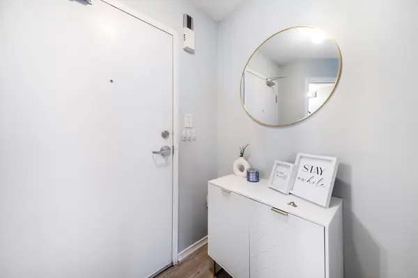 17 Cheltenham RD #4, Barrie, ON L4M 0E7