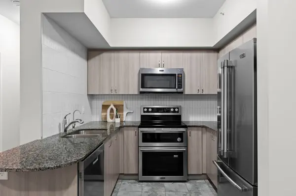 302 ESSA RD #115, Barrie, ON L9J 0H3