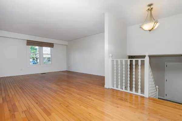 53 Alice ST, Collingwood, ON L9Y 4E9