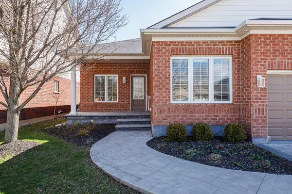 31 Alyssa DR, Collingwood, ON L9Y 5K9