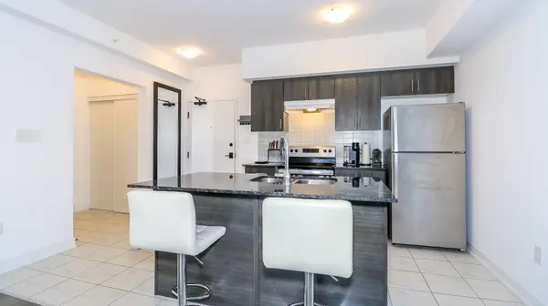 4 Spice WAY #212, Barrie, ON L9J 0M2