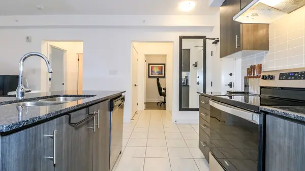 4 Spice WAY #212, Barrie, ON L9J 0M2