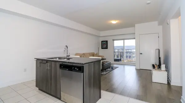 4 Spice WAY #212, Barrie, ON L9J 0M2