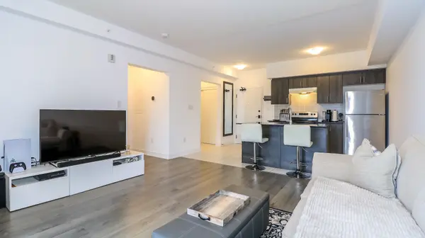 4 Spice WAY #212, Barrie, ON L9J 0M2