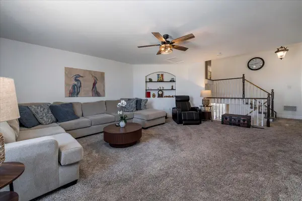 83 Violet ST, Barrie, ON L4N 9N3