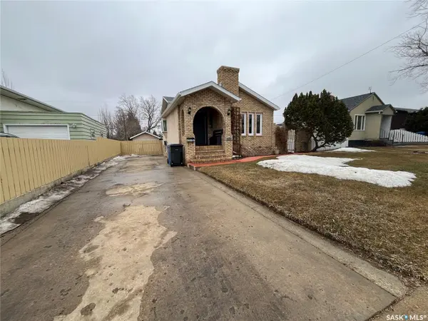 1131 111th STREET, North Battleford, SK S9A 2K4