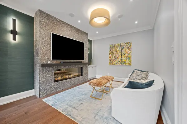 132 Strath AVE, Toronto W08, ON M8X 1R5