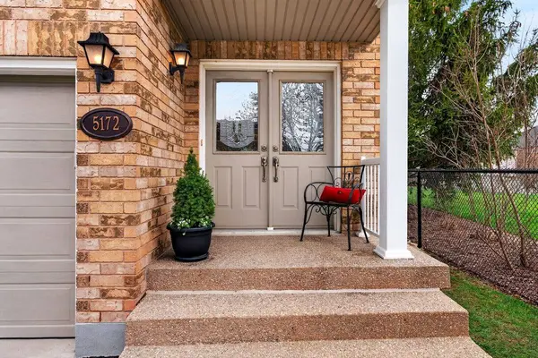 5172 Thornburn DR, Burlington, ON L7L 6K9