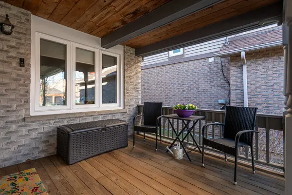 2529 Willowburne DR, Mississauga, ON L5M 5E9