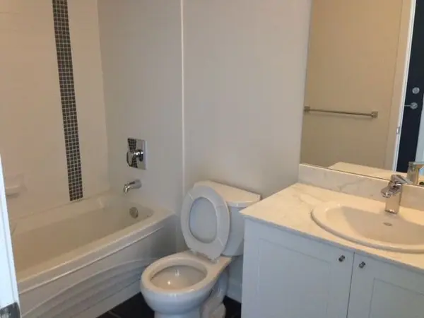 4070 Confederation Pkwy #3505, Mississauga, ON L5B 0E9