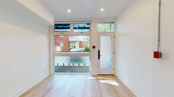 656 Annette ST #102, Toronto W02, ON M6S 2C6