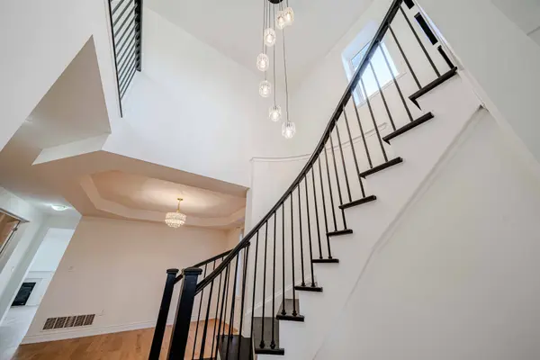 3 Leadenhall RD, Brampton, ON L7A 0B2