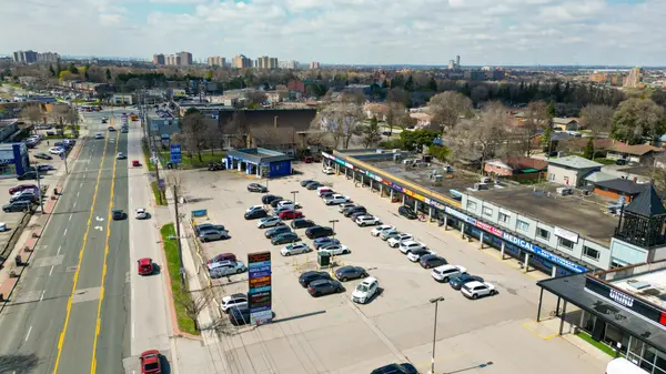 982 Albion RD, Toronto W10, ON M9V 1A7