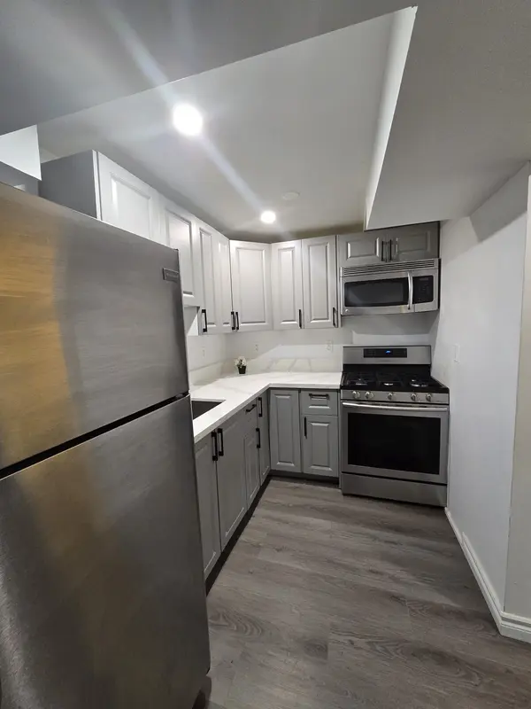 3925 Beechnut ROW, Mississauga, ON L5N 6X3