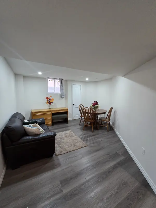 3925 Beechnut ROW, Mississauga, ON L5N 6X3