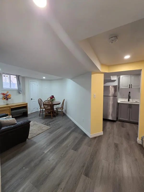 3925 Beechnut ROW, Mississauga, ON L5N 6X3