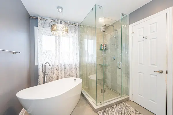 812 Knotty Pine GRV, Mississauga, ON L5W 1K5