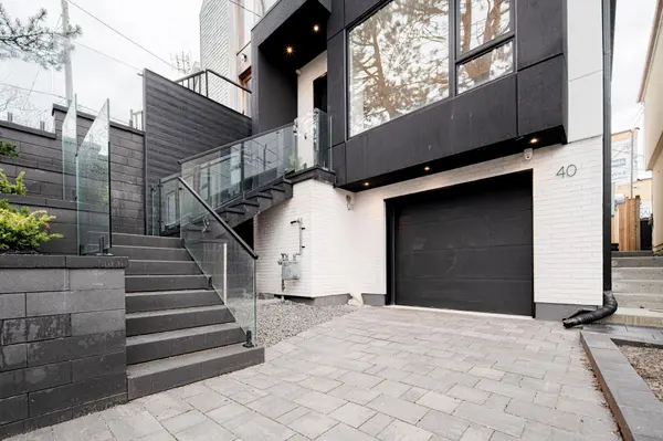 40 Morningside AVE, Toronto W01, ON M6S 1C4