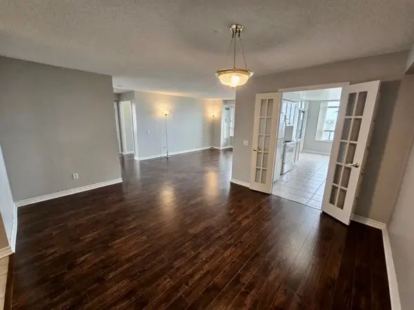 35 Kingsbridge Garden CIR #1505, Mississauga, ON L5R 1B8