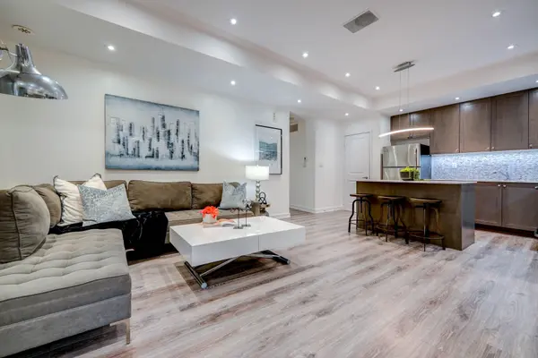 867 Wilson AVE #5B, Toronto W05, ON M3K 0A4