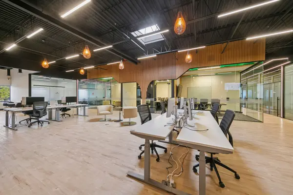 320 Matheson BLVD W #211-A, Mississauga, ON L5R 3R1