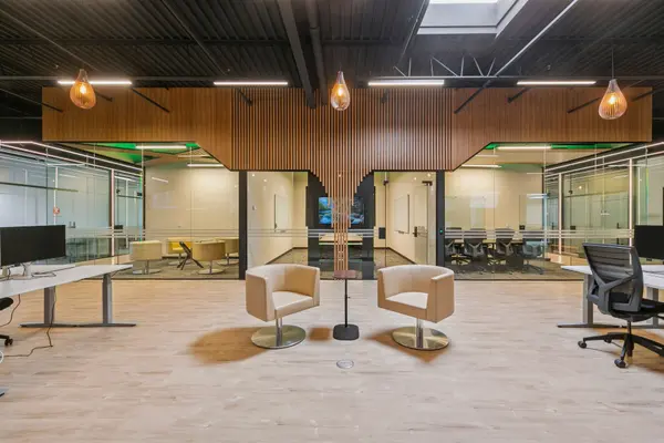 320 Matheson BLVD W #211-A, Mississauga, ON L5R 3R1