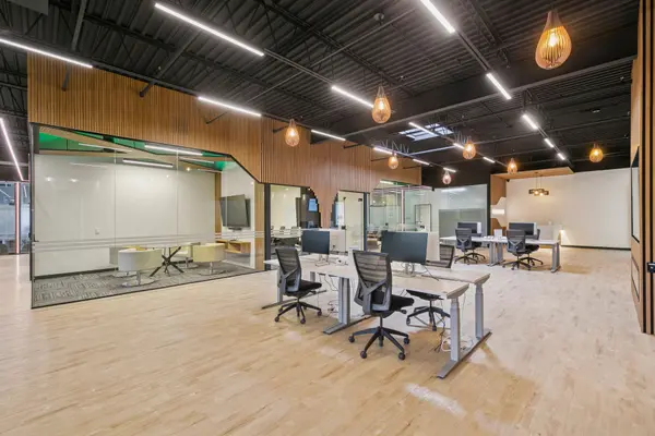 320 Matheson BLVD W #211-A, Mississauga, ON L5R 3R1