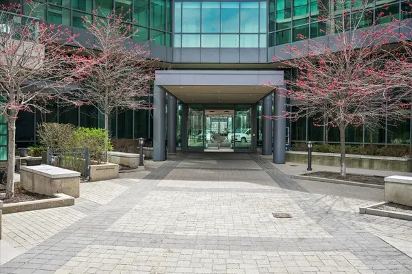 205 Sherway Gardens RD #1704, Toronto W08, ON M9C 0A5