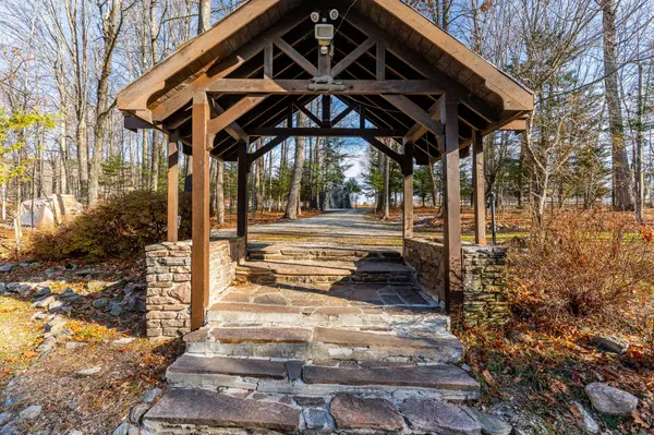 1073 Grass Lake RD, Dysart Et Al, ON K0M 1S0