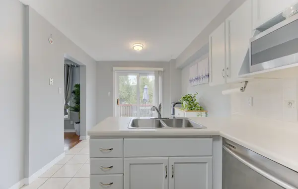 651 Pinerow CRES #A, Waterloo, ON N2T 2K5