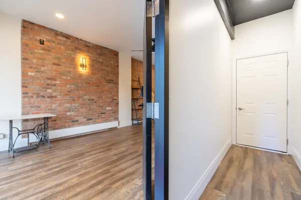 299 James ST N, Hamilton, ON L8R 2L4