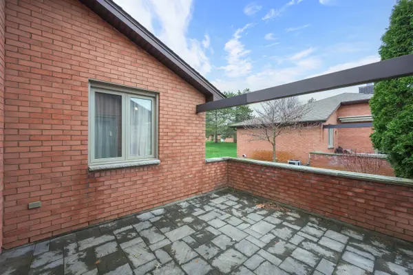 55 Fiddlers Green RD #24, London North, ON N6H 4J8