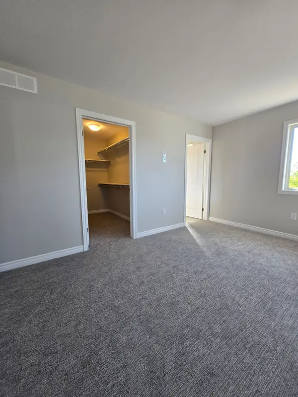 66 Willson DR, Thorold, ON L2V 0M4