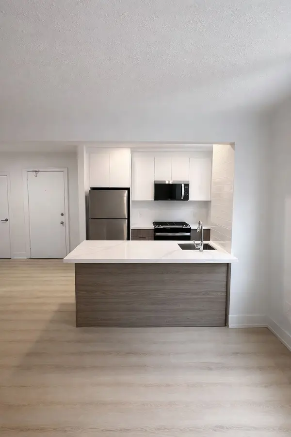 1024 King ST E #3, Hamilton, ON L8M 1C8