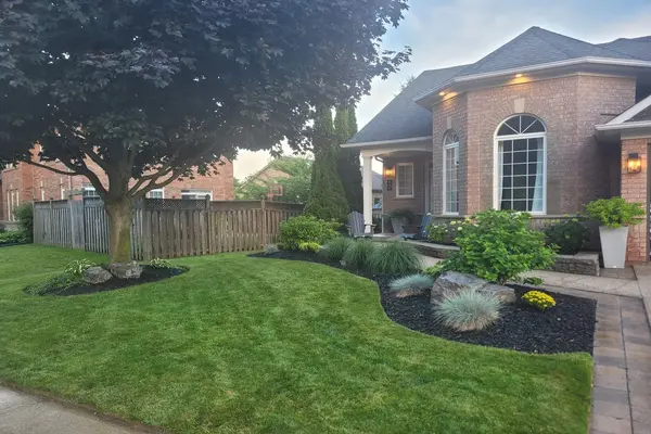 10 Anderson CT, Hamilton, ON L9G 4Z7