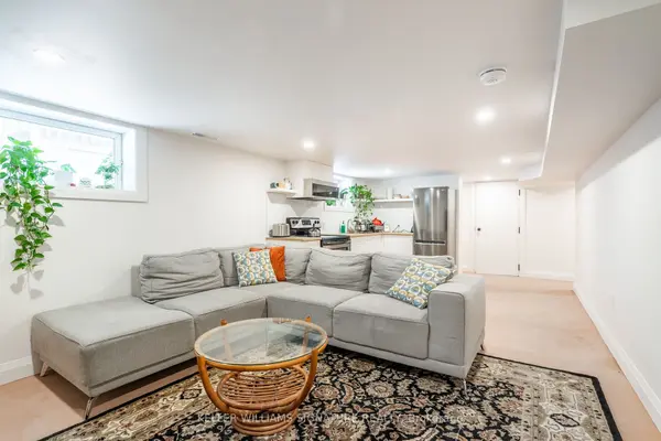 57 Mcelroy RD E #Basement, Hamilton, ON L9A 1Y5