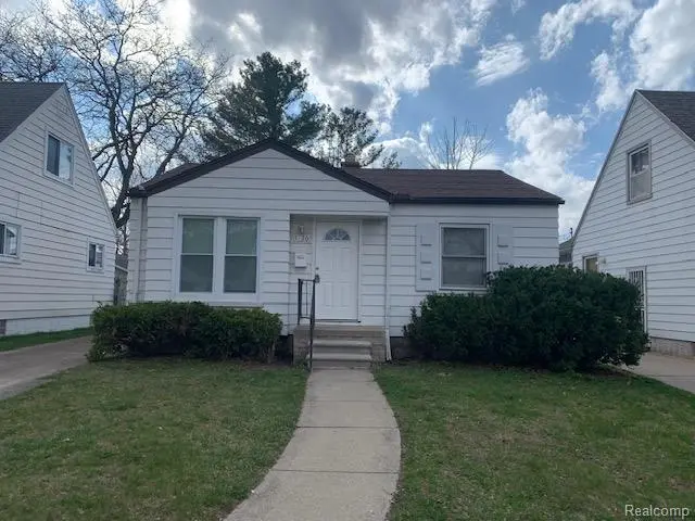 1820 Academy ST, Dearborn, MI 48124