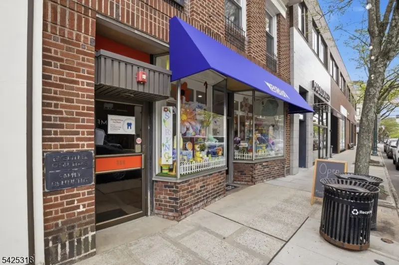 358 Springfield Ave, Summit City, NJ 07901