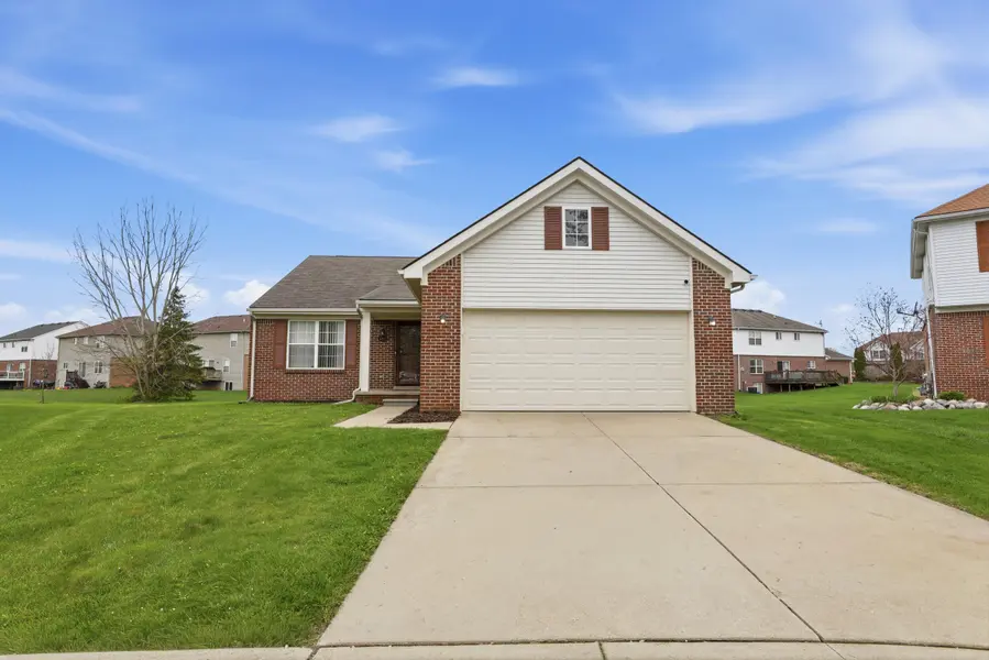 42122 Richmond DR, Van Buren Twp, MI 48111