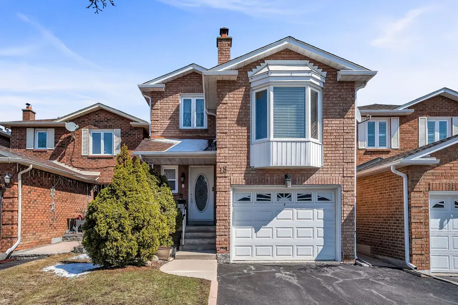 15 White BLVD, Vaughan, ON L4J 5Z4