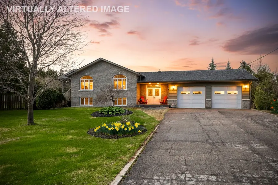 821 Kimberly DR, Selwyn, ON K0L 1T0