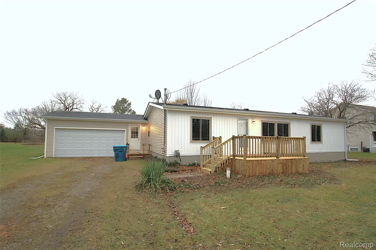 7464 Jennings RD, Mundy Township, MI 48473