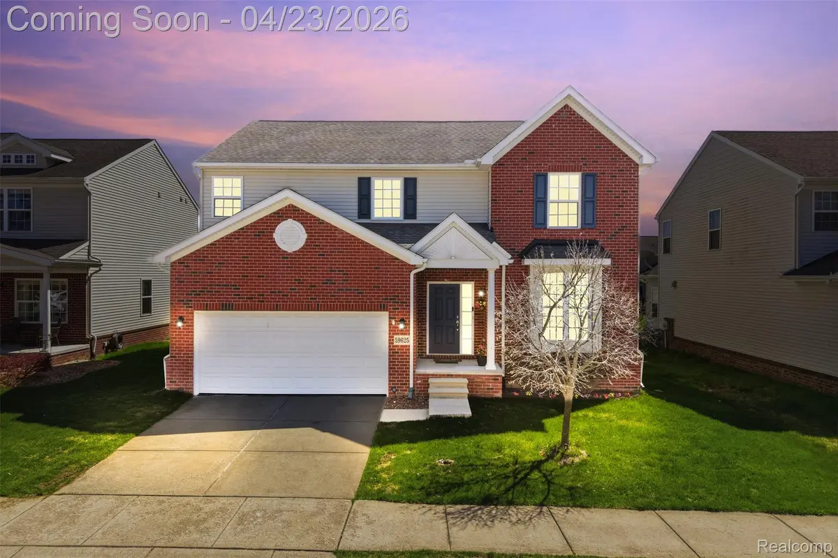 59625 Twin Pines DR, Lyon Charter Township, MI 48165