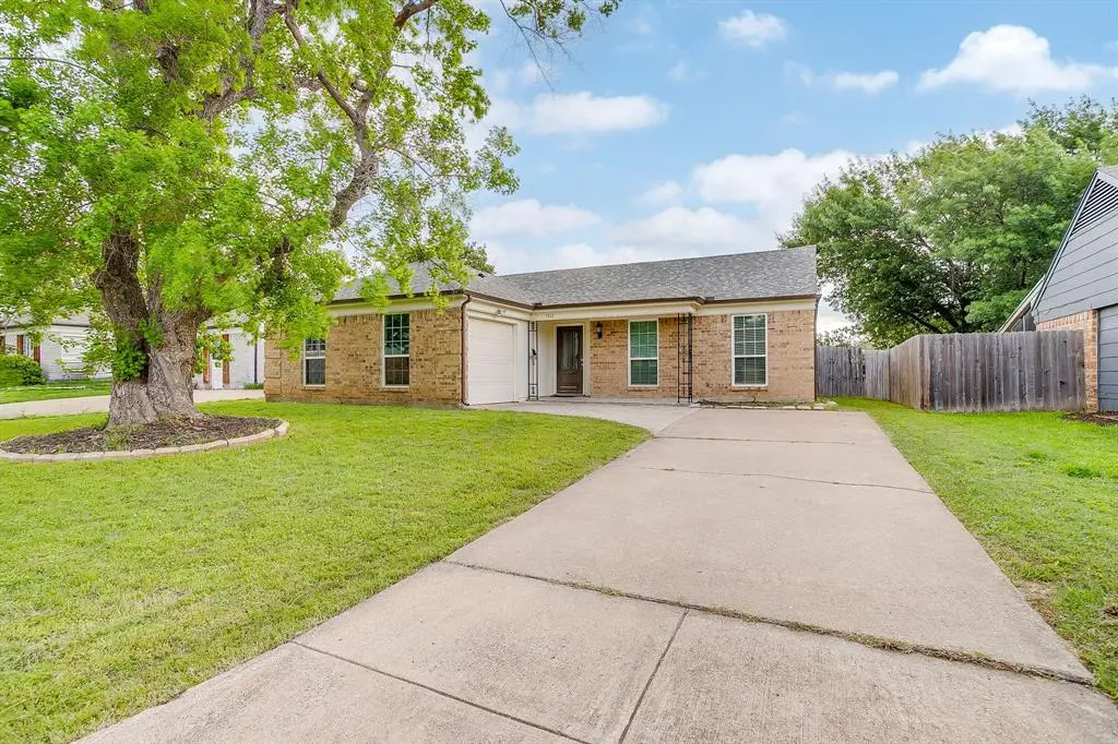 7312 Strawberry Way, Fort Worth, TX 76137