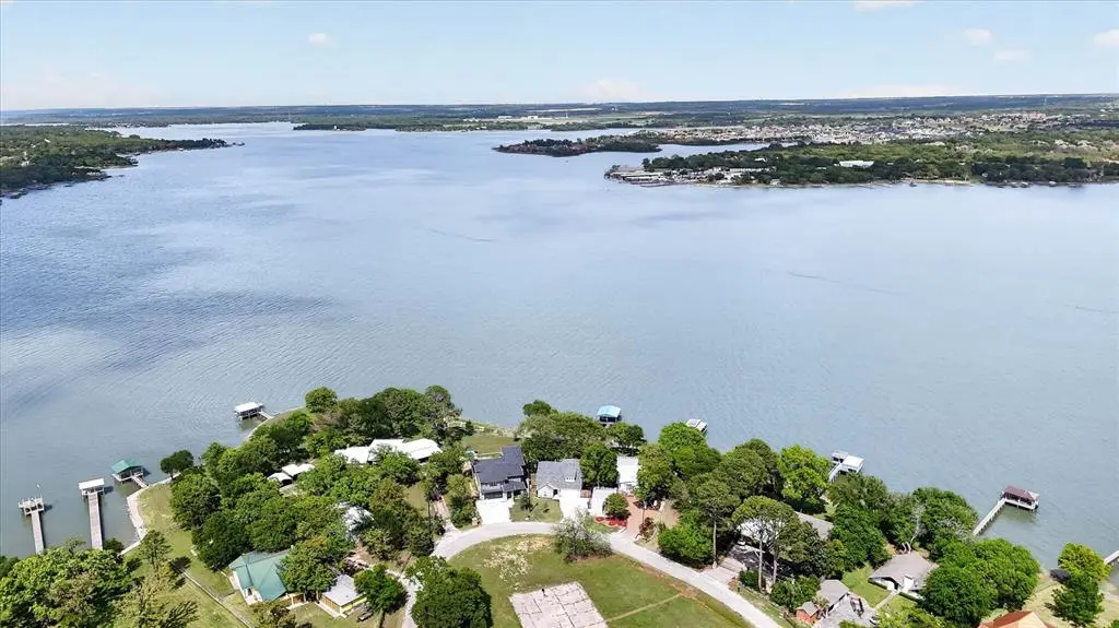 11740 East Court, Azle, TX 76020