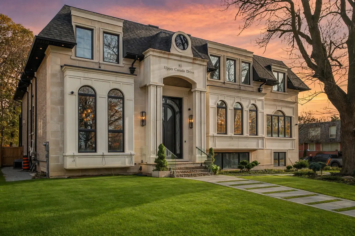 81 Upper Canada DR, Toronto C12, ON M2P 1S6