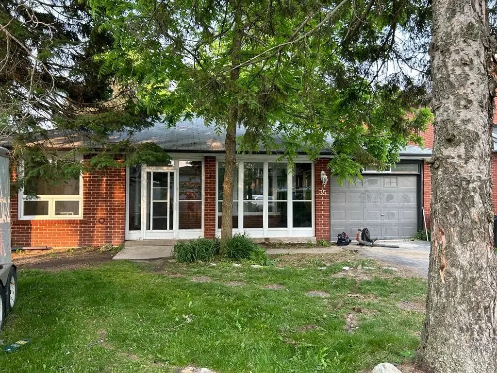 35 Homestead RD #Main, Toronto E10, ON M1E 3R8