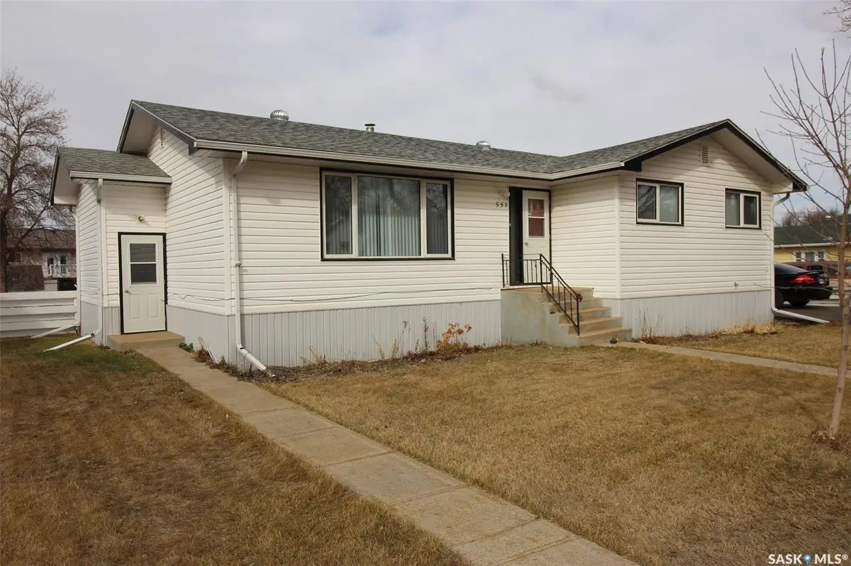 551 4th STREET W, Shaunavon, SK S0N 2M0